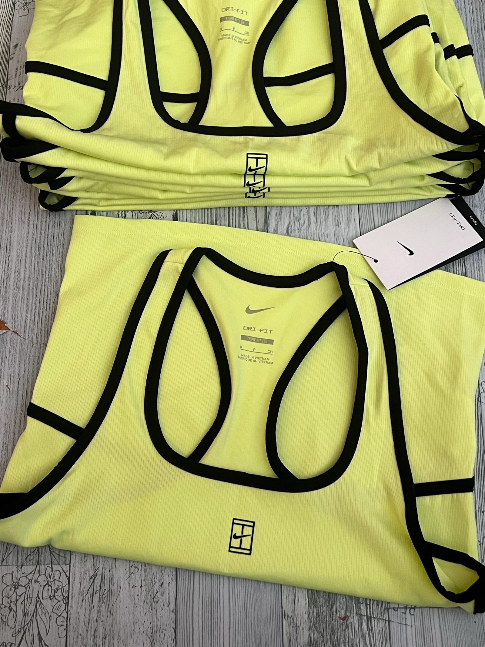 Top tennis nike court